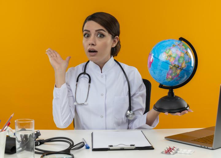 Bild zu Ausländische Medizinstudierende sollen nach dem Abschluss in Deutschland arbeiten – oder zahlen